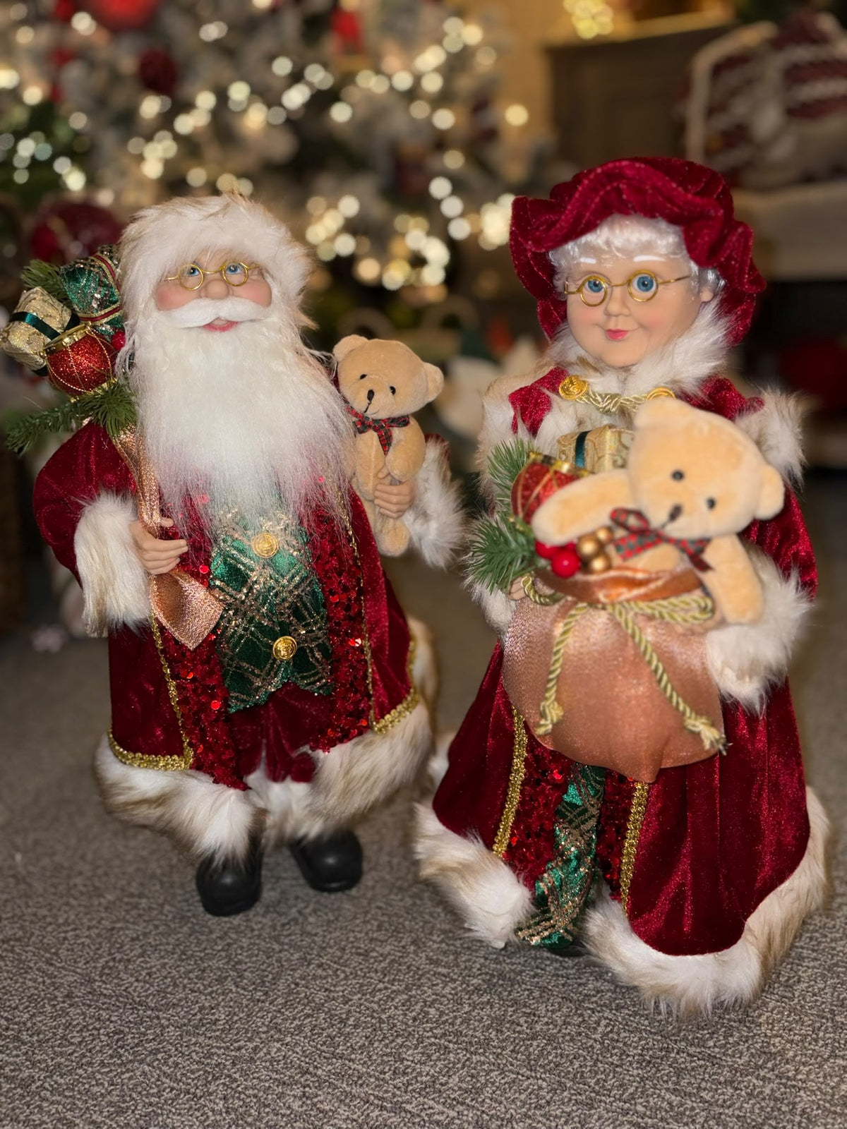 Mr & Mrs Claus Pair