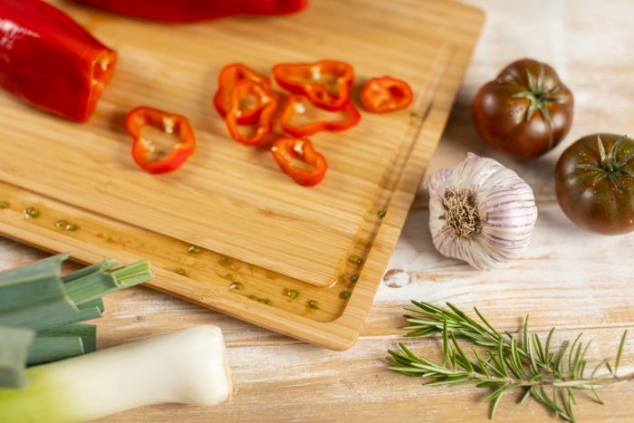 KUHN RIKON bamboo cutting board large