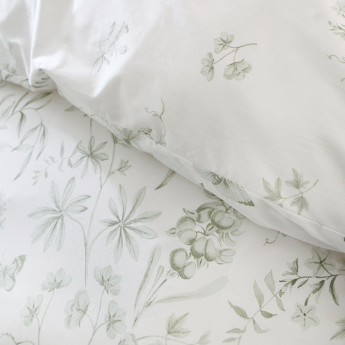 Thea Floral Green Quilt Set