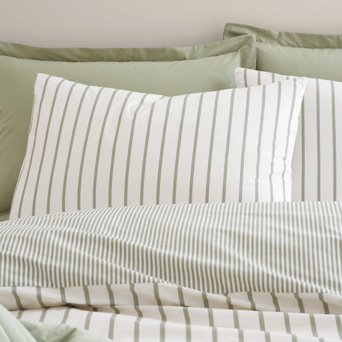 Hampton Stripe Green Quilt Set