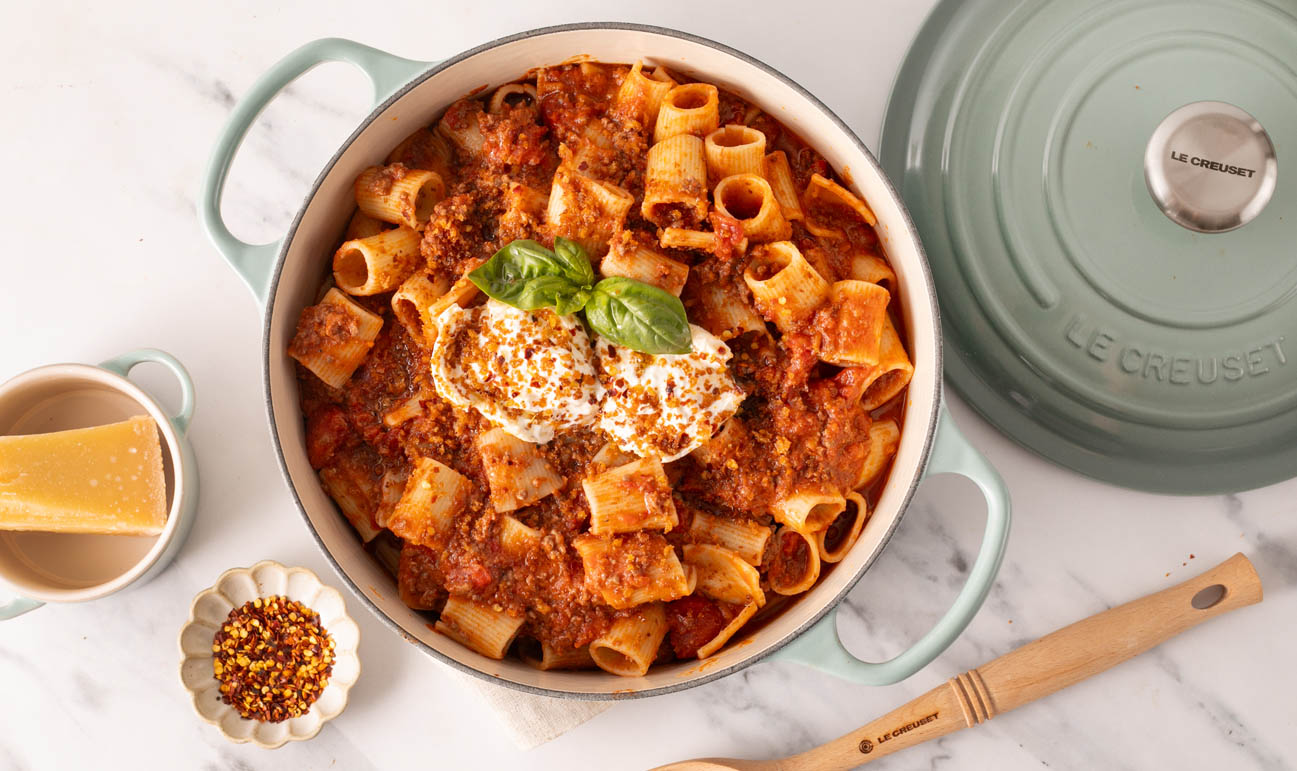 Le Creuset 24cm Cast Iron Round Casserole, Sea Salt