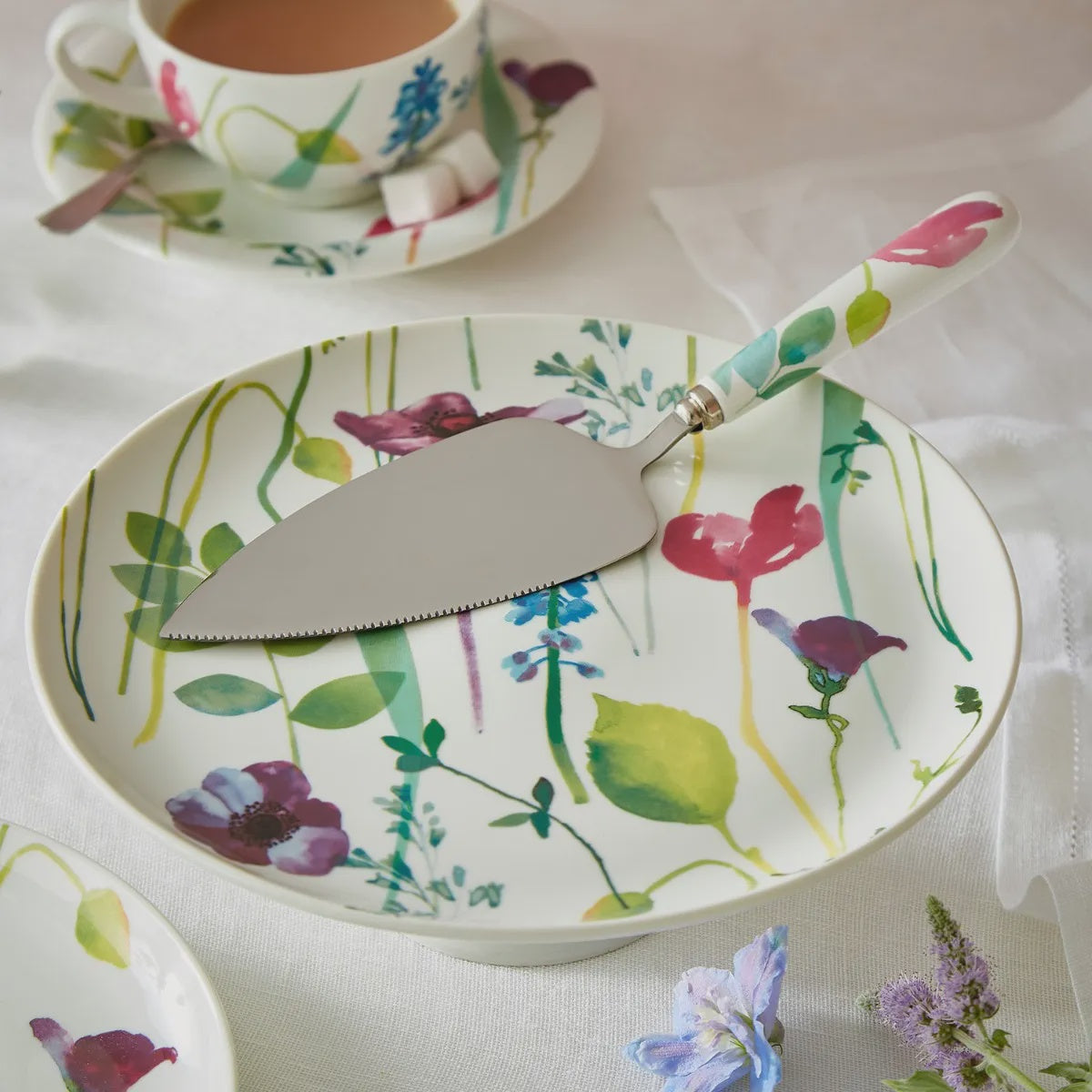 Water Garden Cake Stand