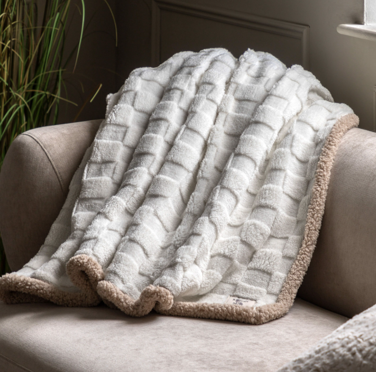 Oakley Checked Sherpa Throw Cream, 140x180cm