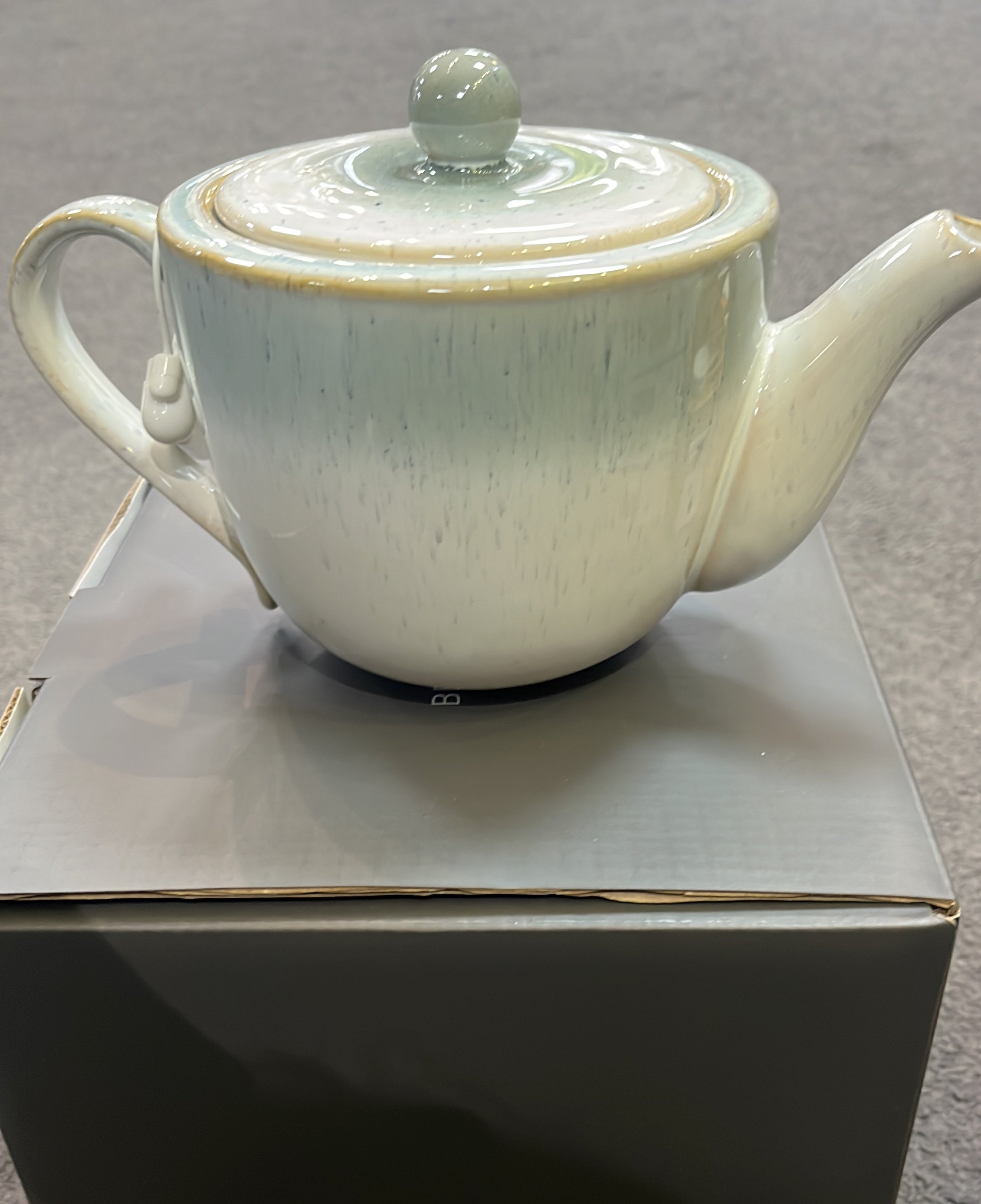 Belleekliving Tivoli Teapot