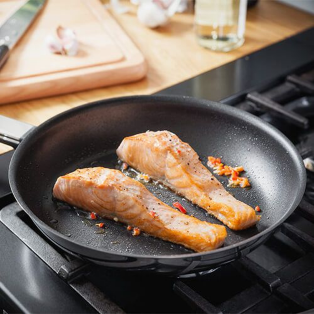 Stay Cool Non-Stick 24cm Frying Pan - The Gift & Art Gallery