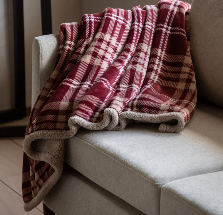 Tartan Shepa Throw Mulberry, 152x177cm