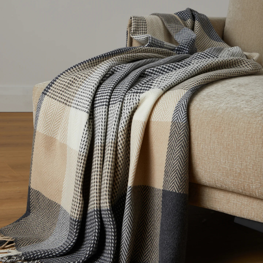 Classic Check Lambswool Throw