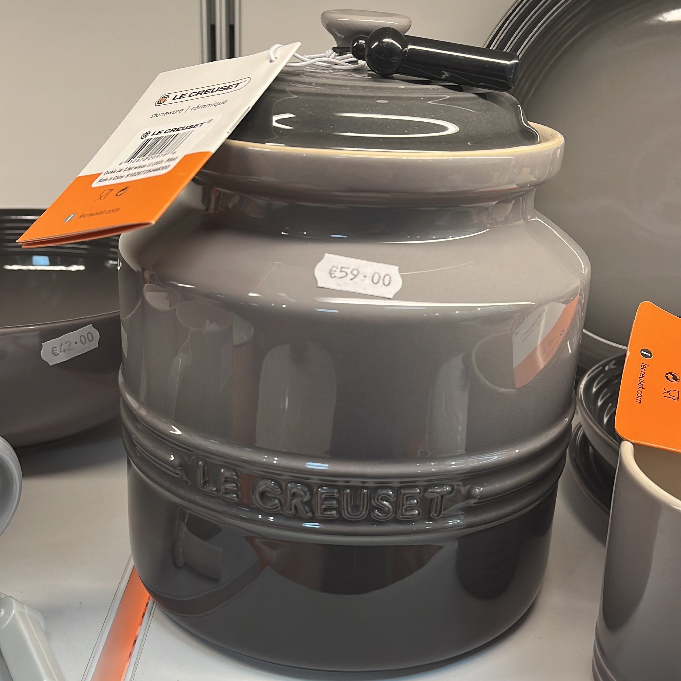 le creuset cookie jar flint