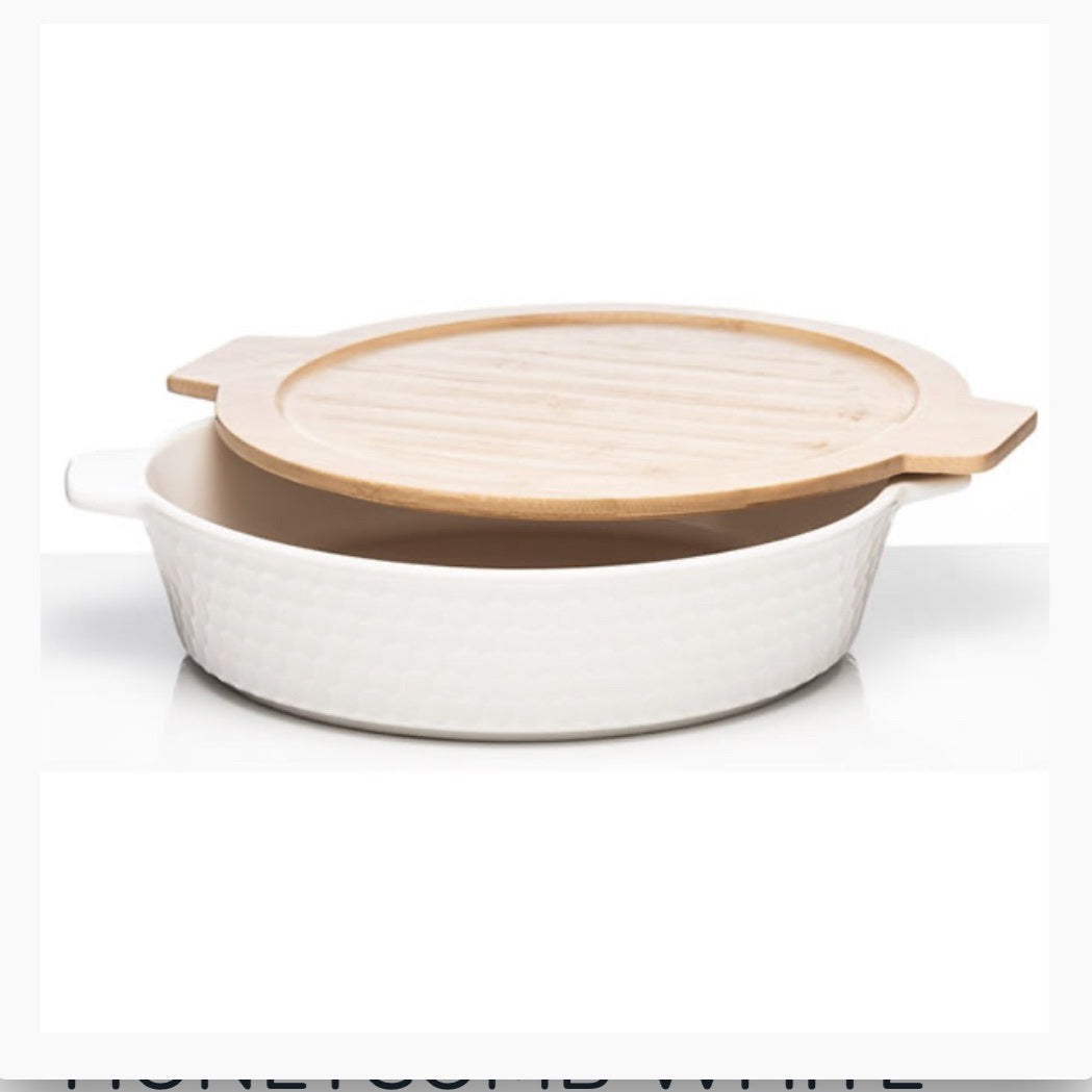Honeycomb White Ceramic Bakeware Round Medium